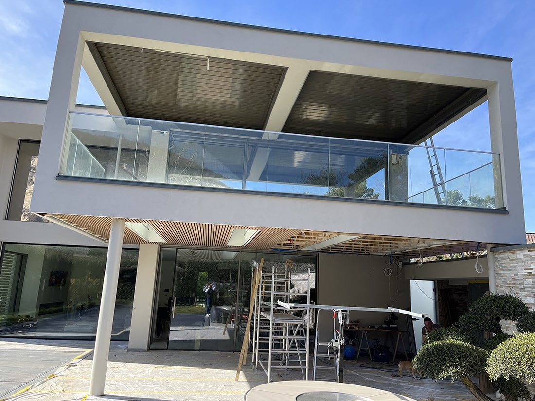 Aménagement extérieur pergola par JJB